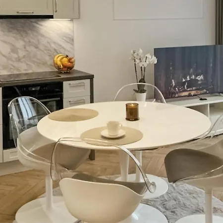 Lägenhet Gorgeous In With Kitchen